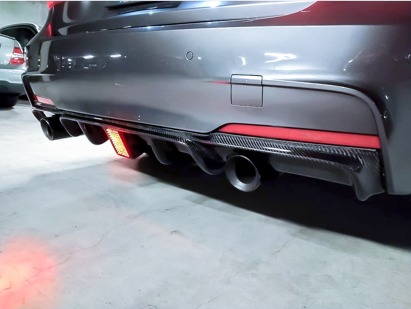F30 LED DUAL DIFFUSER CARBON FIBER
